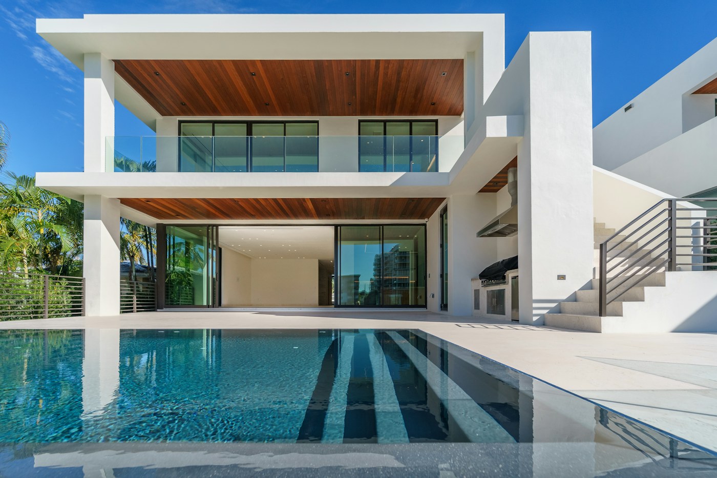 Urla · Modern mimarili geniş villa fotoğraf 3